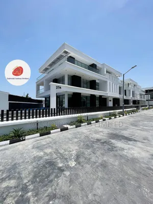 5bdrm House in Osapa for sale