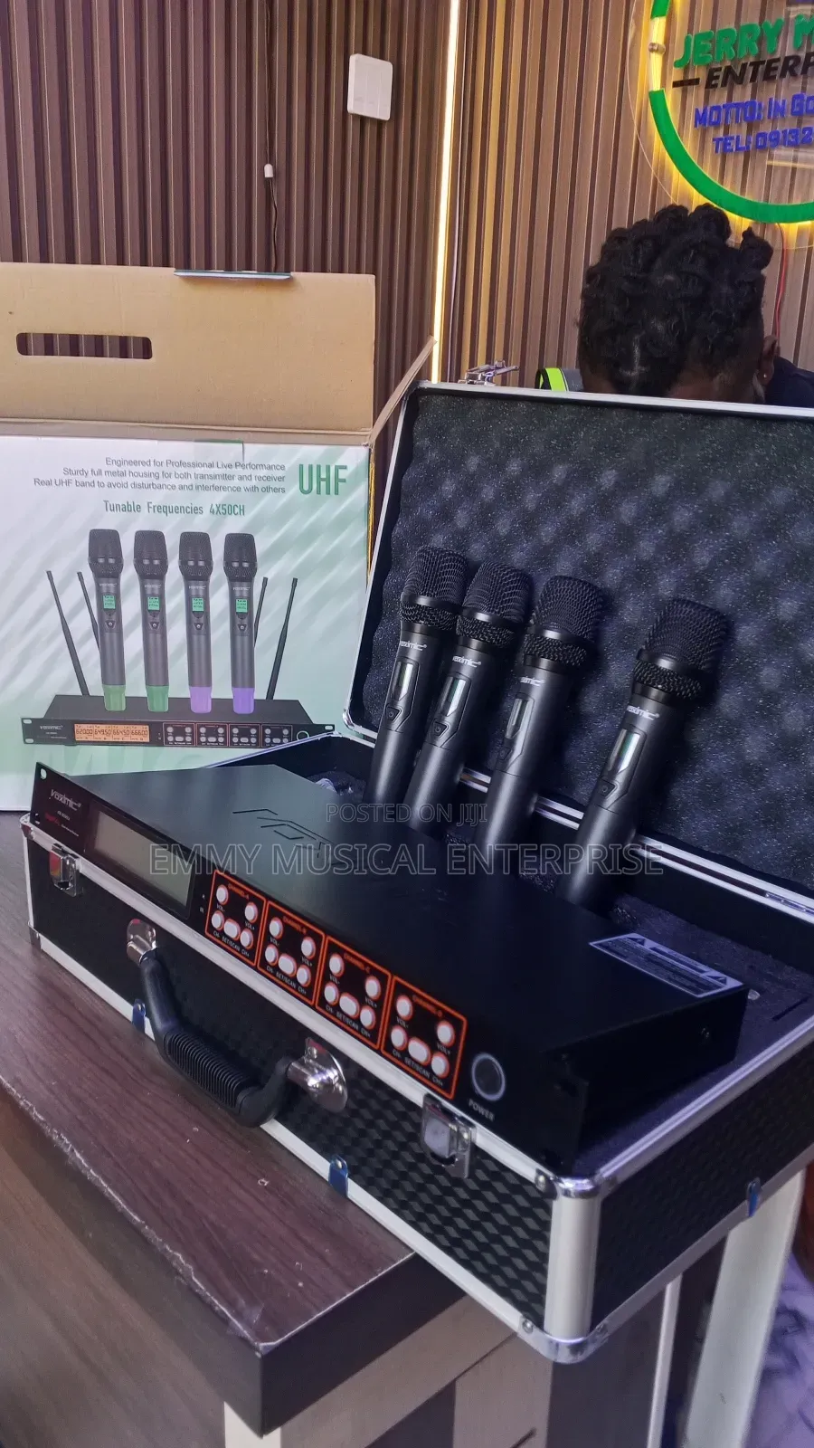 4 in 1 Wireless Microphone