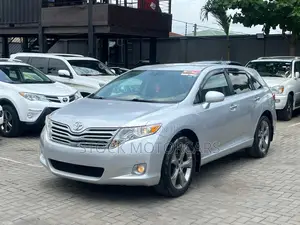 Toyota Venza 2010 Silver