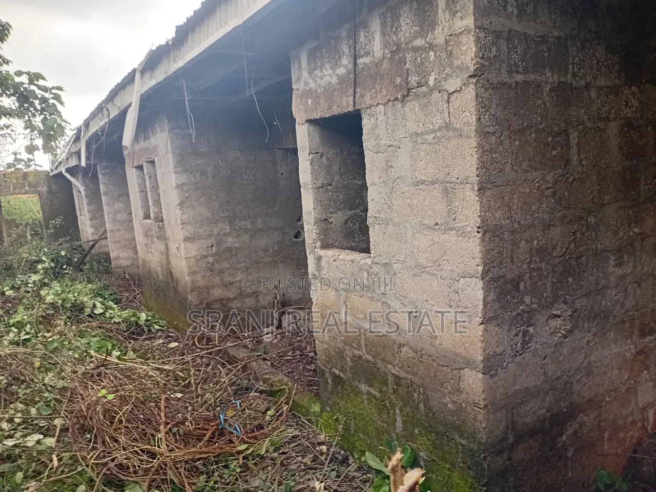 Studio Apartment In Ejigbo / Ejigbo For Sale