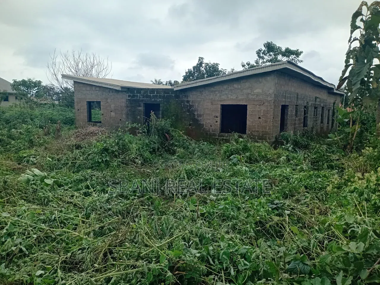 Studio Apartment In Ejigbo / Ejigbo For Sale