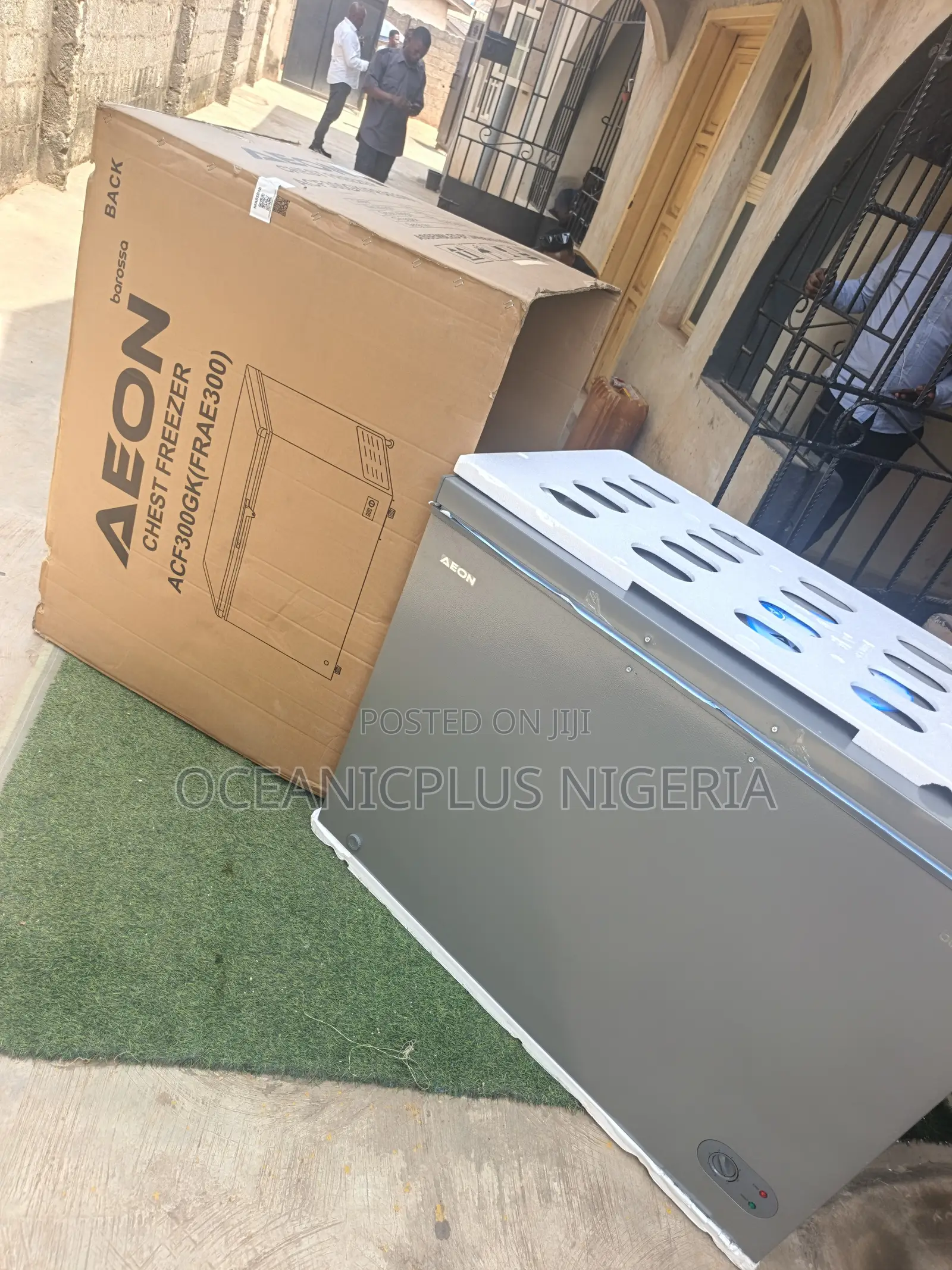 Aeon Freezer Model Acf300gk 300l