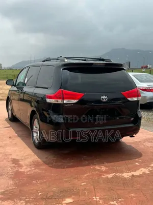 Toyota Sienna 2012 Black
