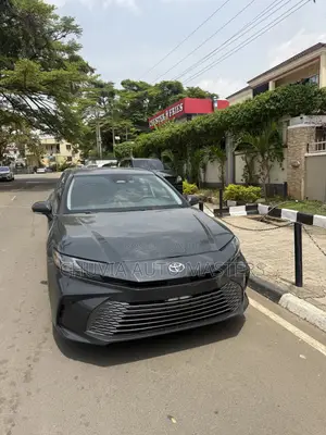 New Toyota Camry XLE 2025 Gray