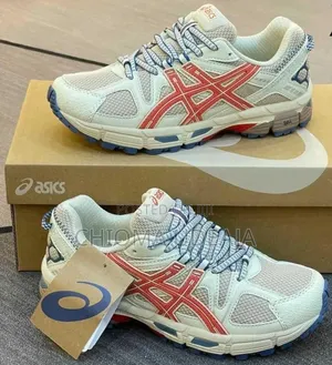 Sneakers/Kicks