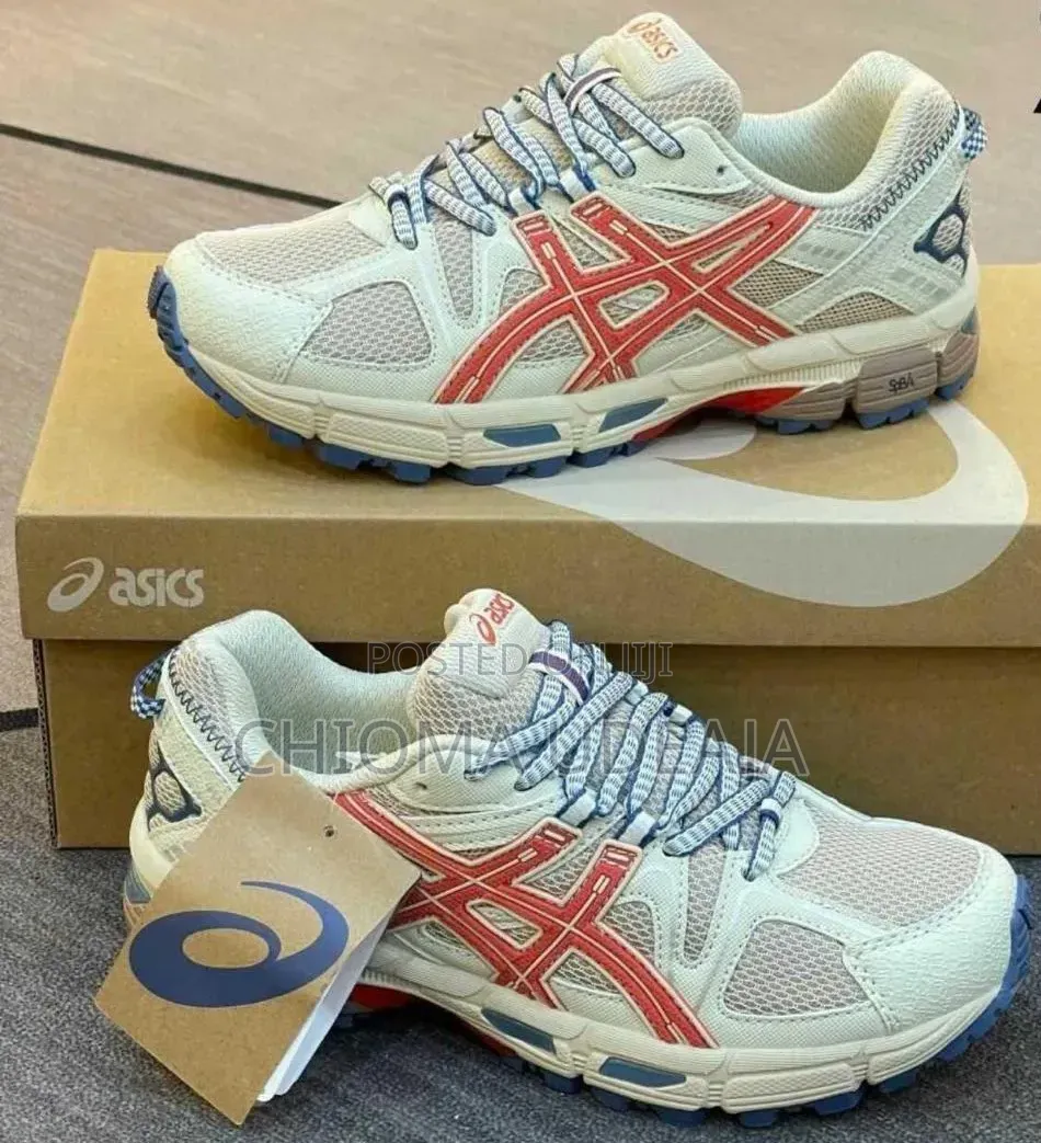Sneakers/Kicks