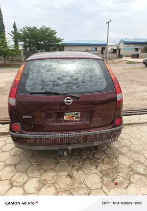 Nissan Almera Tino 2004 Red