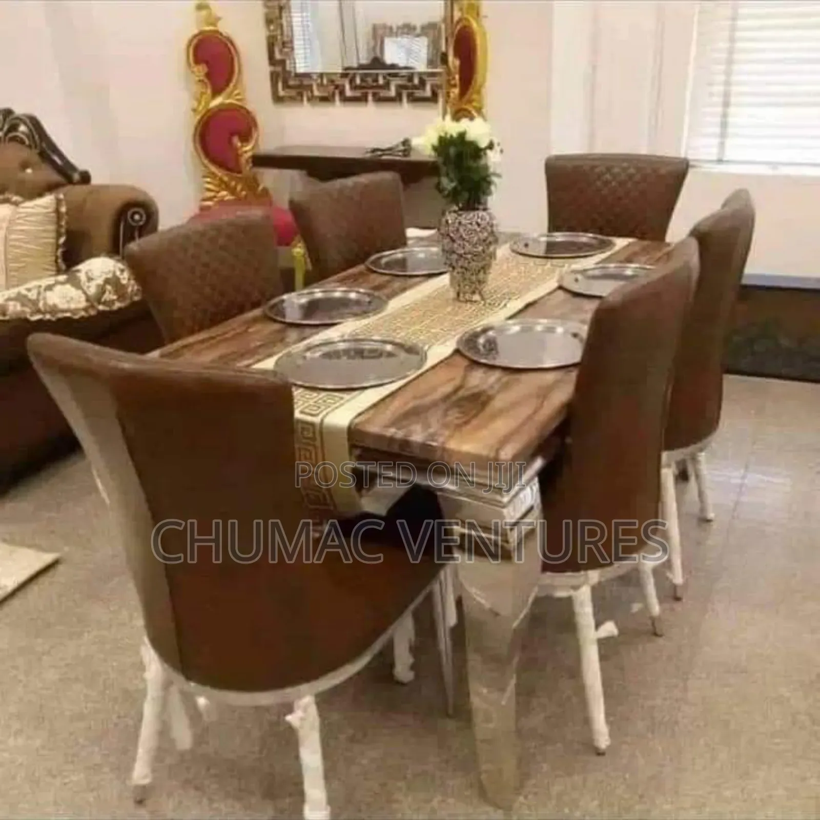Loyal Dinning Table