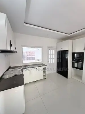 4bdrm Duplex in Akobo for sale
