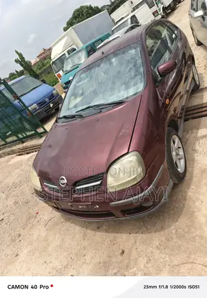 Nissan Almera Tino 2004 Red