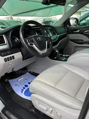 Toyota Highlander Limited 2019 Silver