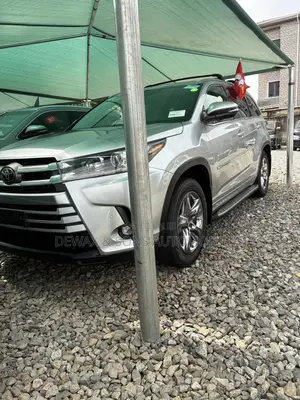 Toyota Highlander Limited 2019 Silver