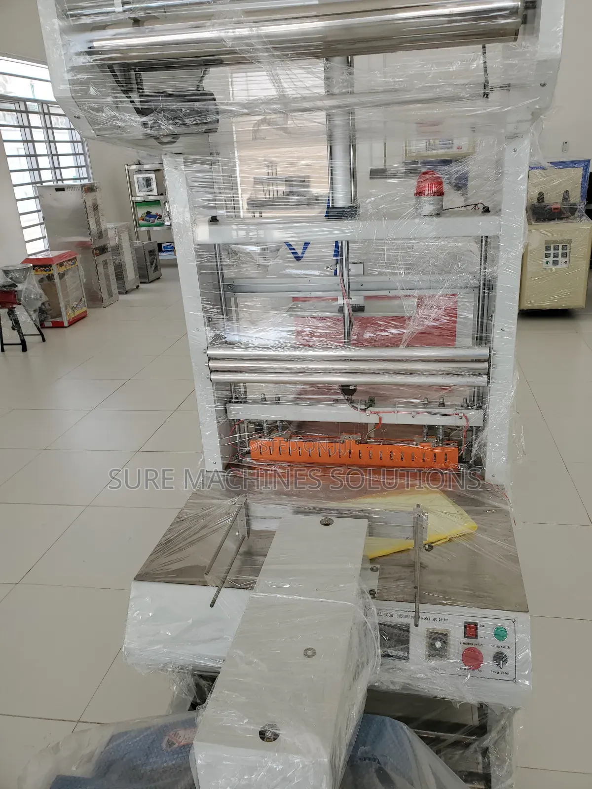 Automatic Shrink Wrapping Machine