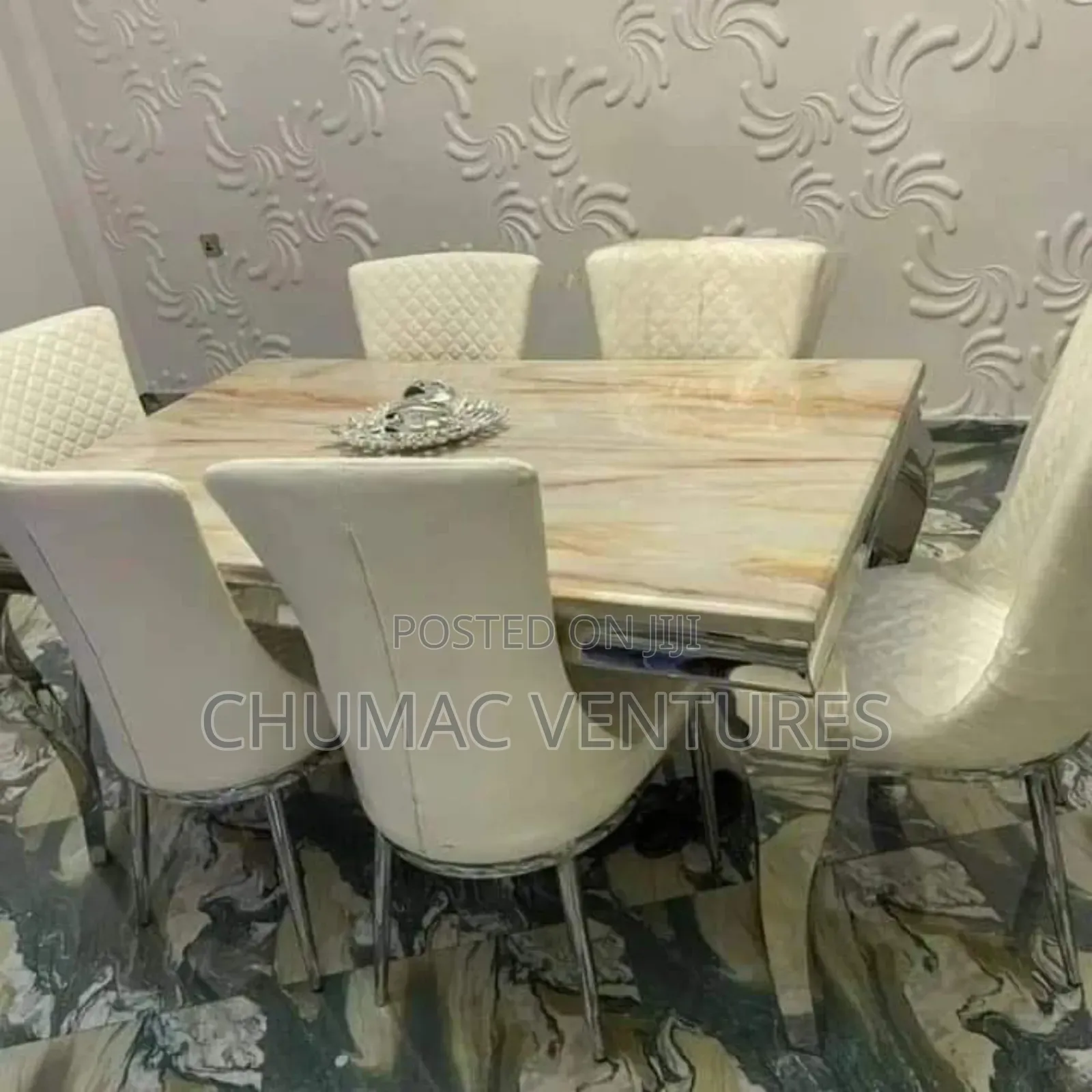 Dinning Table Set.