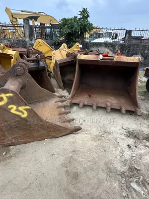 Excavator Buckets for Sale. Foreign Used