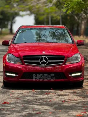 Mercedes-Benz C300 2013 Red