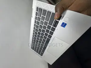 Laptop HP EliteBook 830 G7 16GB Intel Core i7 SSD 512GB