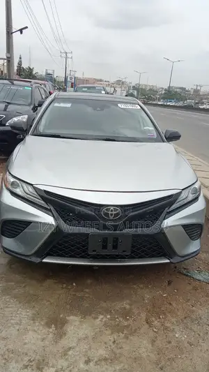 Toyota Camry XSE (2.5L 4cyl 8A) 2019 Silver