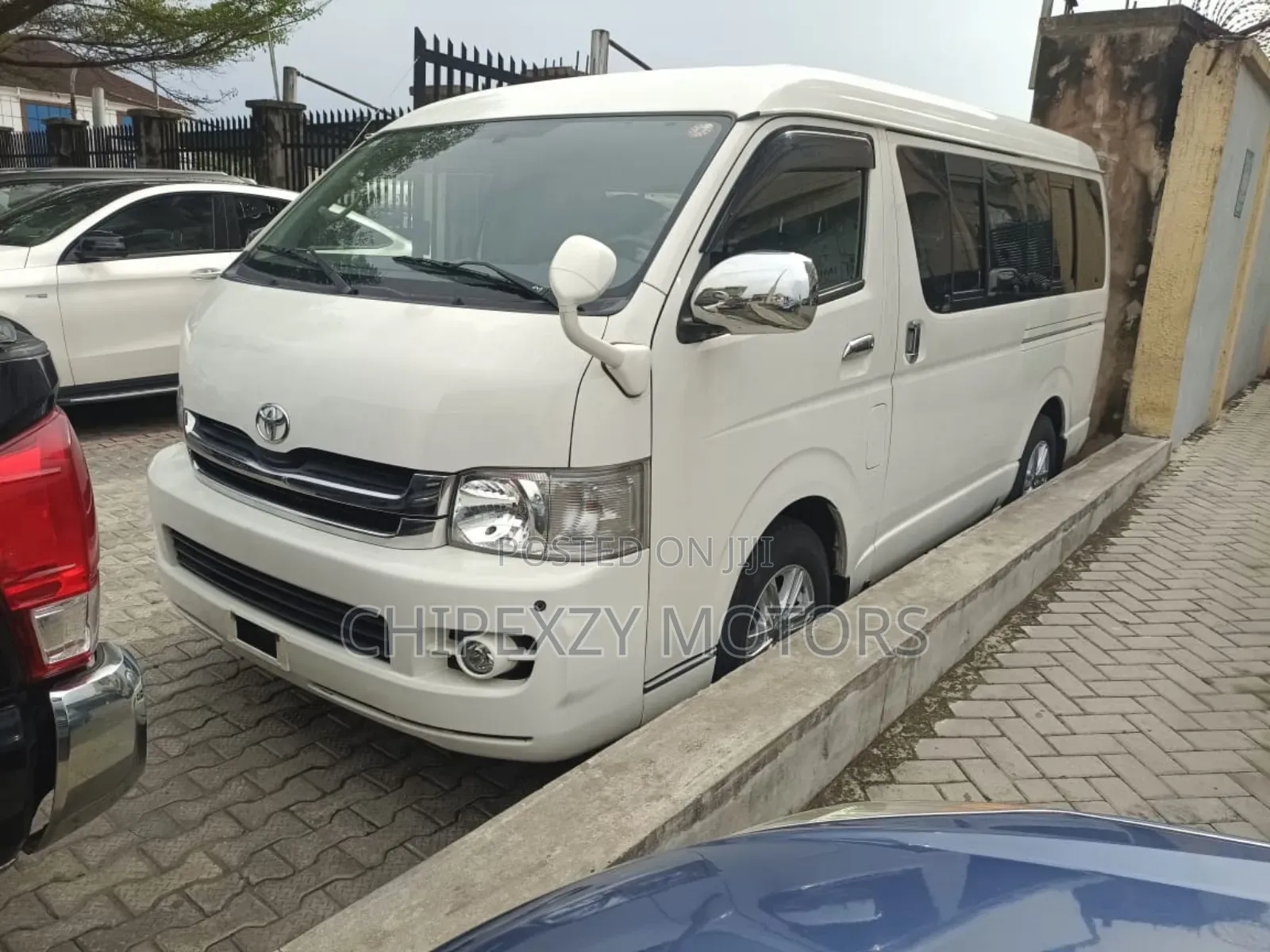 Toyota HiAce 2012 White