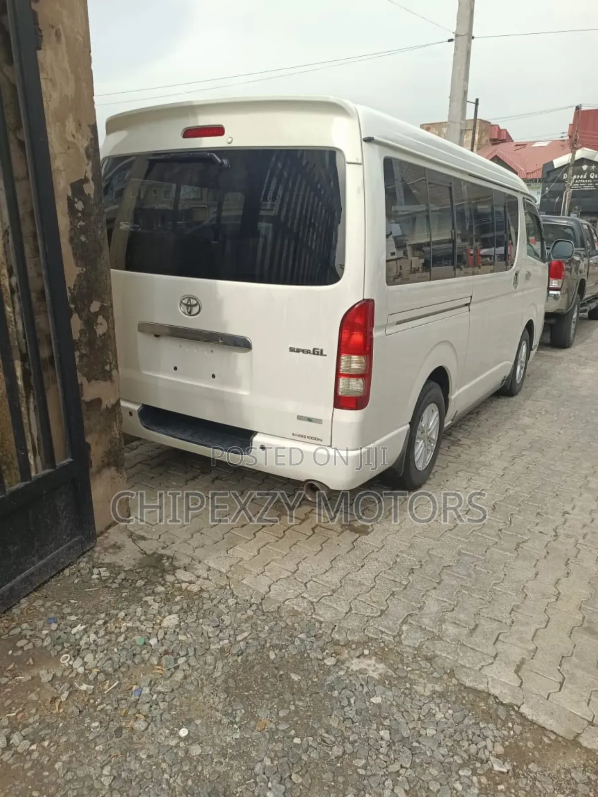 Toyota HiAce 2012 White