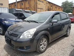 Toyota Verso 2009 Gray