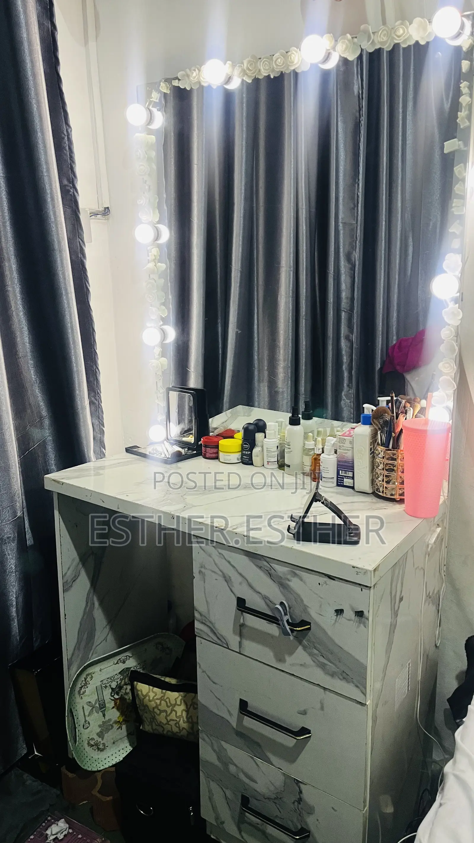 Bedroom Table With Mirror