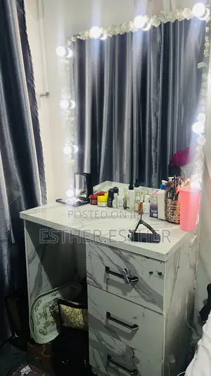 Bedroom Table With Mirror