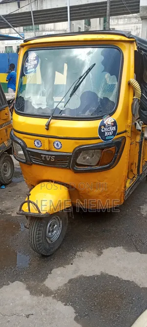 TVS King Cargo 2005 Yellow