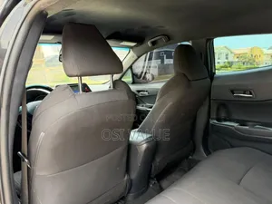 Toyota C-HR XLE Prermium FWD (2.0L 4cyl 2AM) 2018 Black
