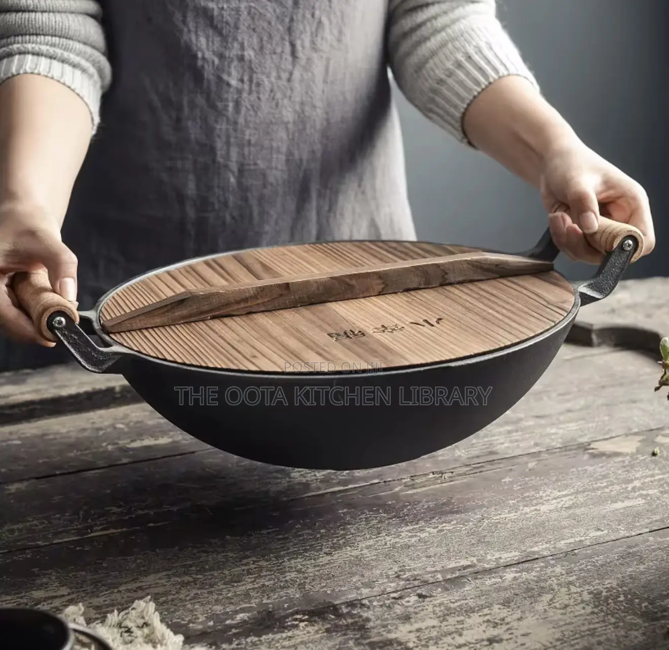 High Quality 36cm Cast Iron Wok Pan