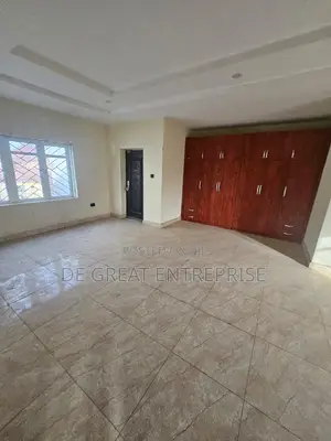 5bdrm Townhouse / Terrace in Kaura for rent