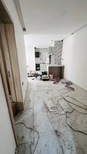 2bdrm Apartment in Fatiu Ade, Yaba for rent