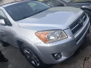 Toyota RAV4 2010 Silver