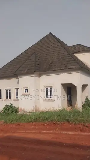Spacious 3 Bedroom Bungalow With Penthouse in Wealdom Garden Phase 1