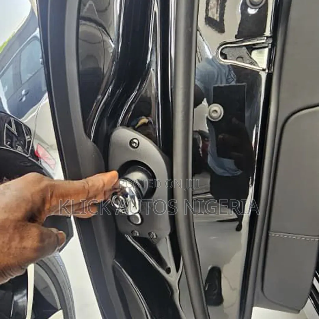 New Rolls-Royce Cullinan Black Badge 2026 Black