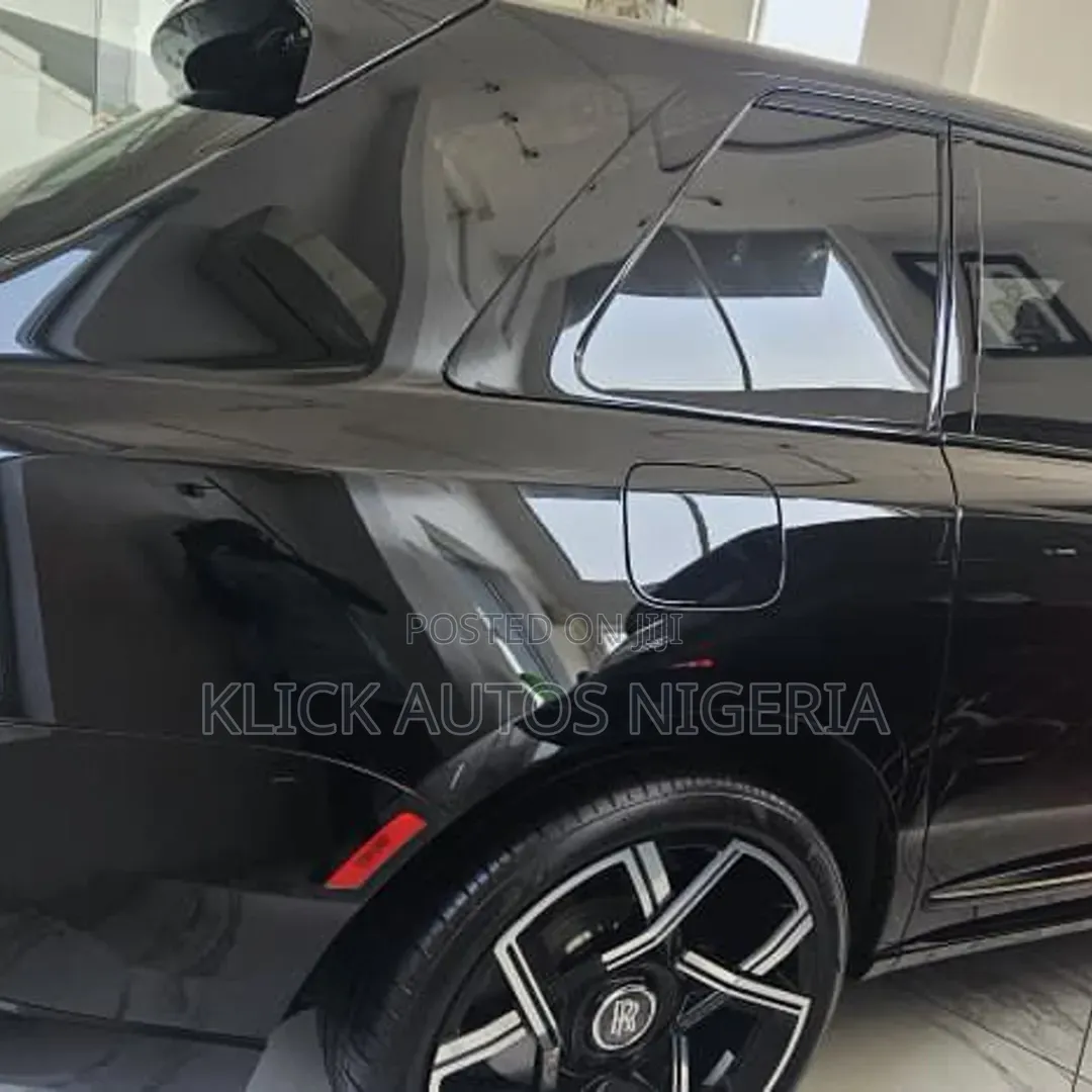 New Rolls-Royce Cullinan Black Badge 2026 Black