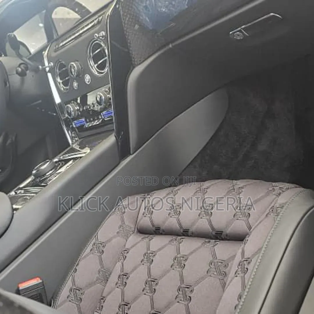 New Rolls-Royce Cullinan Black Badge 2026 Black