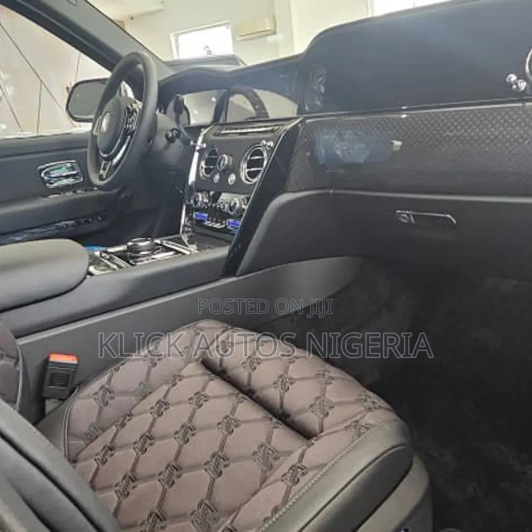 New Rolls-Royce Cullinan Black Badge 2026 Black