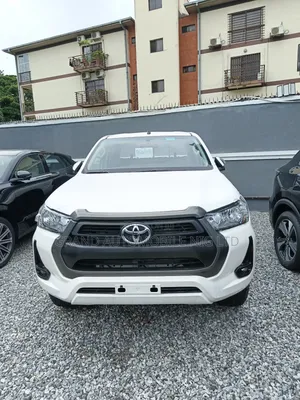 New Toyota Hilux 2025 White