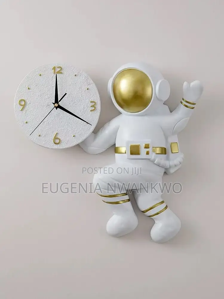Wall Clock Statue