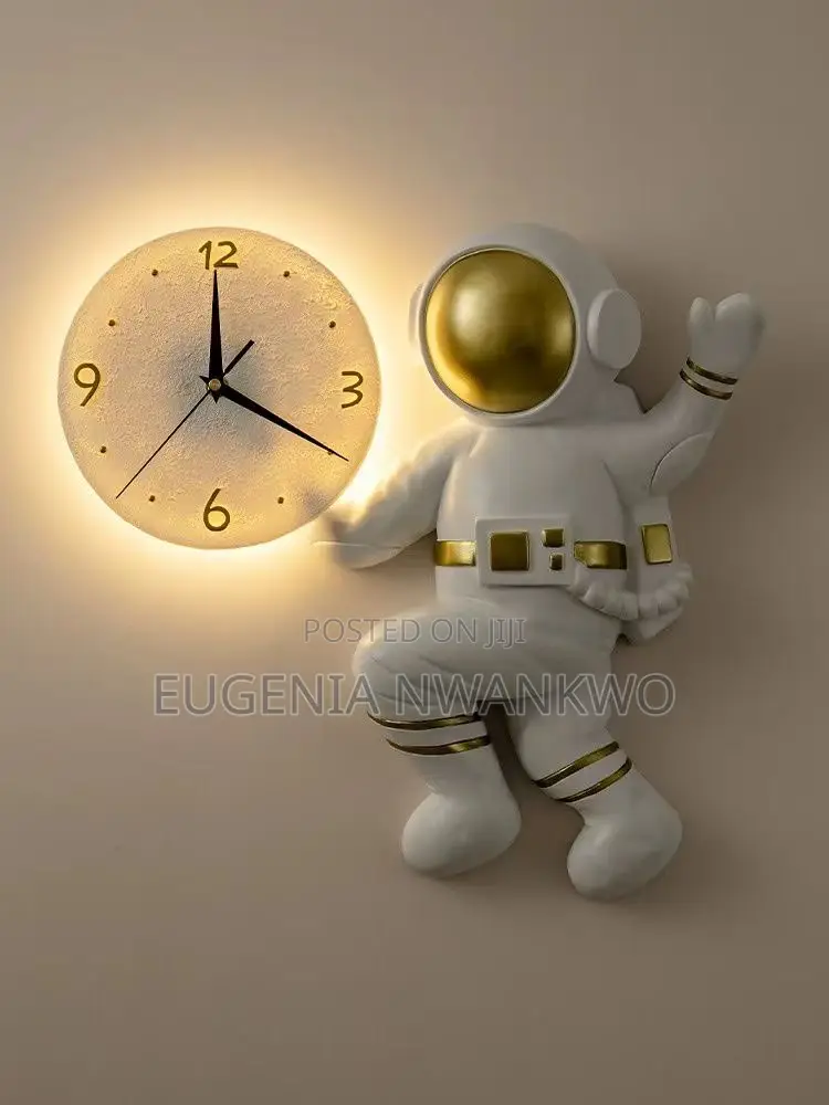 Wall Clock Statue