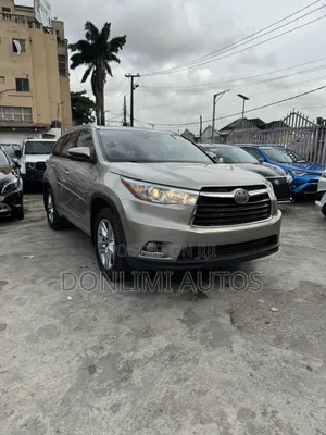 Toyota Highlander Limited Platinum 4dr SUV AWD (3.5L 6cyl 6A) 2015 Gold