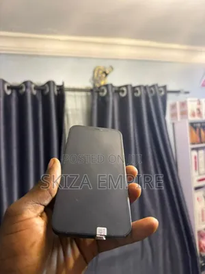 New Apple iPhone 12 128 GB Black
