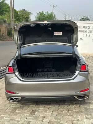 Lexus ES 350 Ultra Luxury FWD 2019