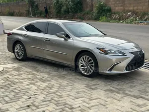 Lexus ES 350 Ultra Luxury FWD 2019
