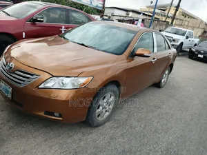 Toyota Camry LE 4dr Sedan (2.4L 4cyl 5A) 2009 Gold
