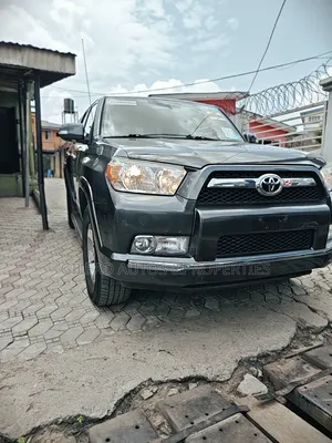 Toyota 4-Runner Limited 2WD 2012 Gray