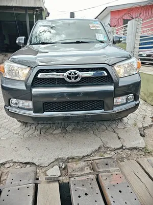 Toyota 4-Runner Limited 2WD 2012 Gray
