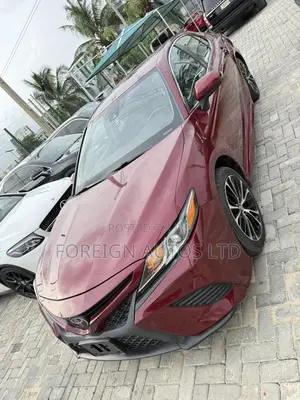 Toyota Camry SE FWD (2.5L 4cyl 8AM) 2018 Burgundy
