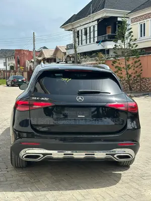 Mercedes-Benz GLC-Class GLC 300 2024 Black